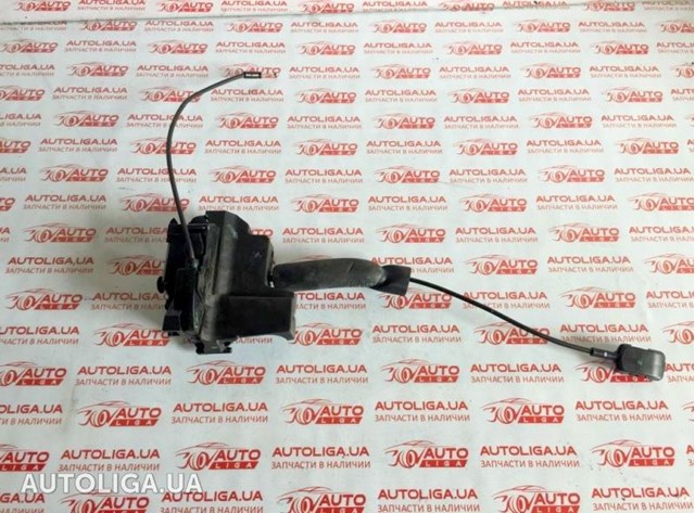 Замок задней правой двери  825020025R RENAULT