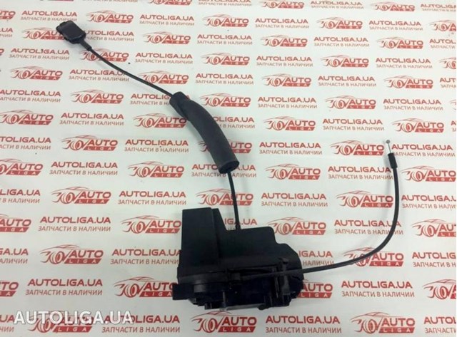 Замок двери задней левой 825035901R RENAULT