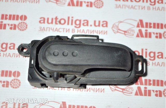 Держатель наружной ручки двери, задней правой 82610AX62C NISSAN