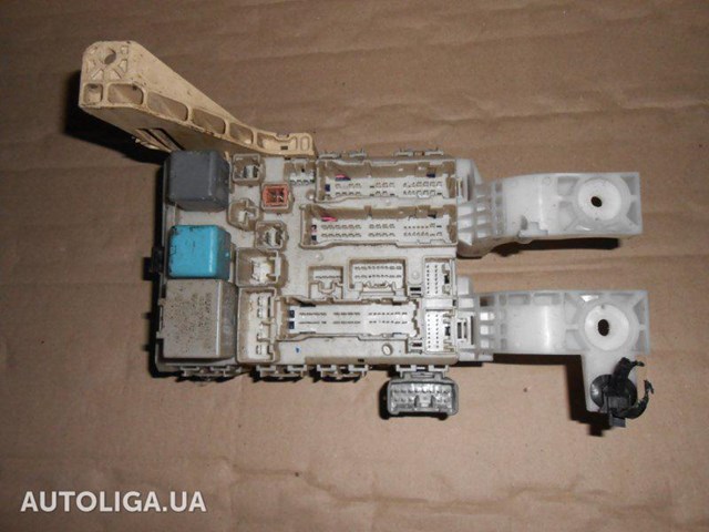 Панель предохранителей 827410D030 TOYOTA
