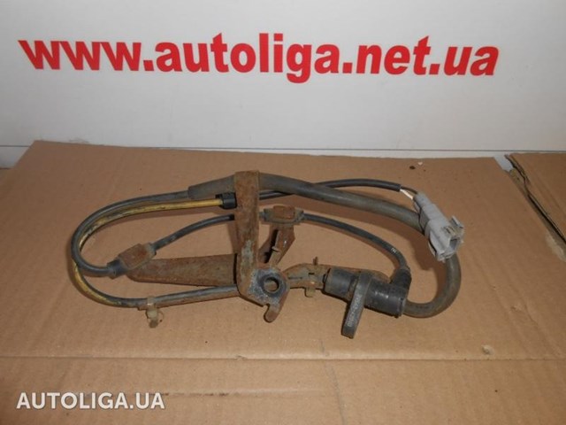 8954242040 Toyota передний правый датчик абс