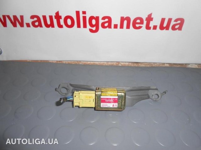Датчик Айрбег передний 8983333010 TOYOTA