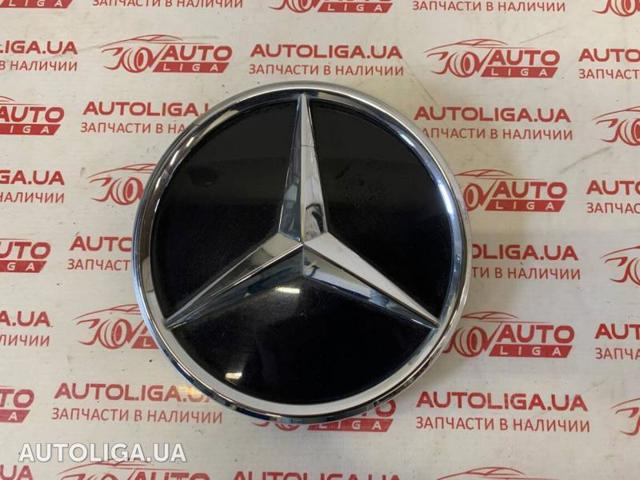 Эмблема на решетку радиатора A0008880400 MERCEDES