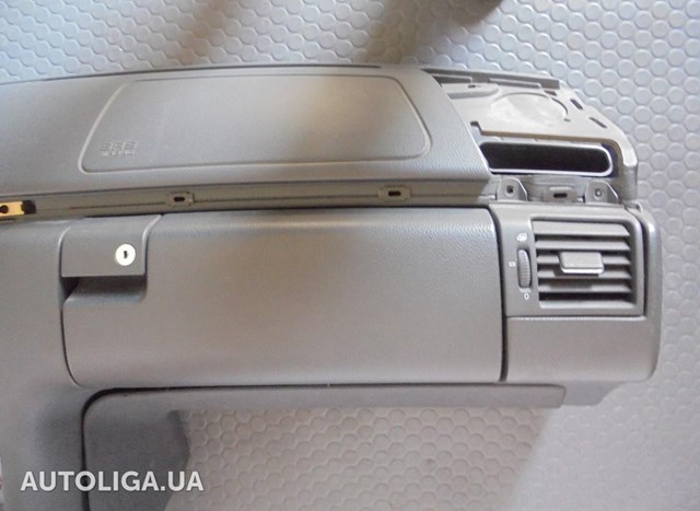 Перчаточный ящик A2106801391 MERCEDES