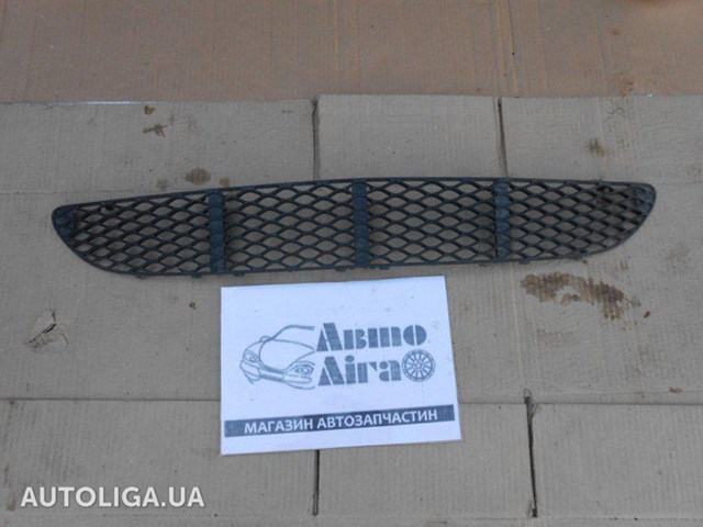 Решетка бампера переднего центральная A2118850053 MERCEDES