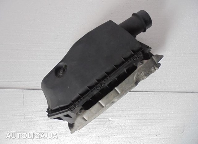 Корпус воздушного фильтра A6110900801 MERCEDES