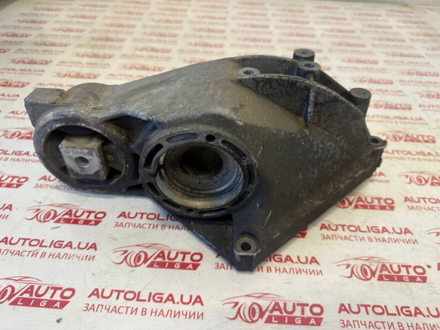 Полуось передняя, правая A6112220009 MERCEDES