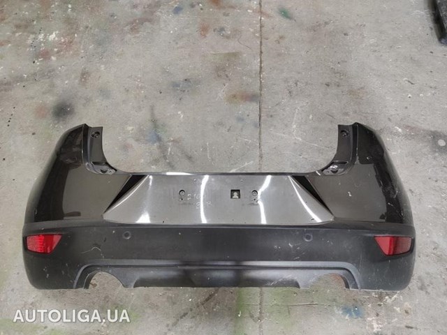 Бампер задний D10J50221 MAZDA