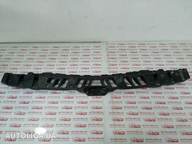 Кронштейн бампера заднего, центральный LR013862 LAND ROVER