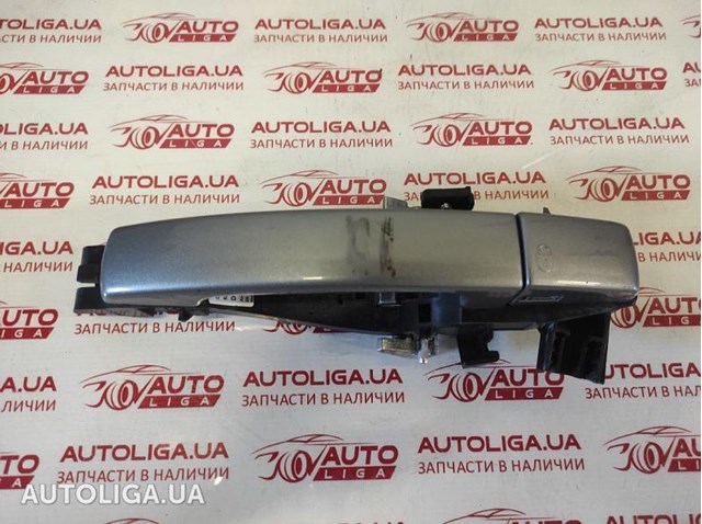 Держатель наружной ручки двери, передней левой LR018296 LAND ROVER