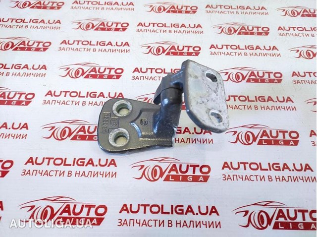 Петля двери передней левой LR031770 LAND ROVER