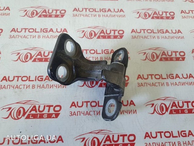 Завеса двери передней правой LR056353 LAND ROVER