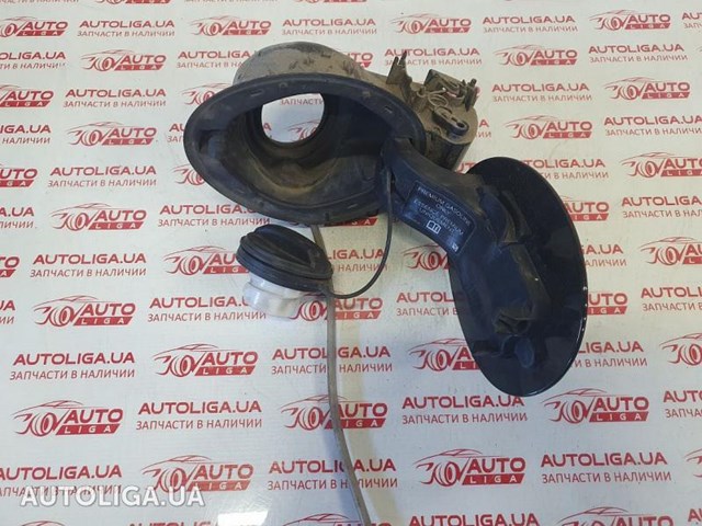 Горловина бензобака LR058472 LAND ROVER