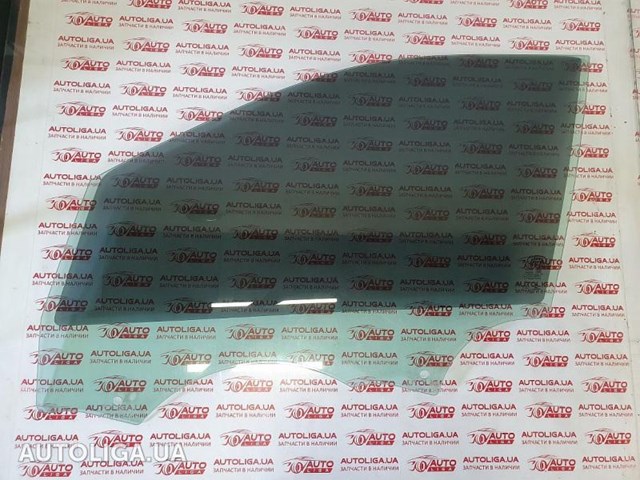 Стекло водительской двери LR058832 LAND ROVER