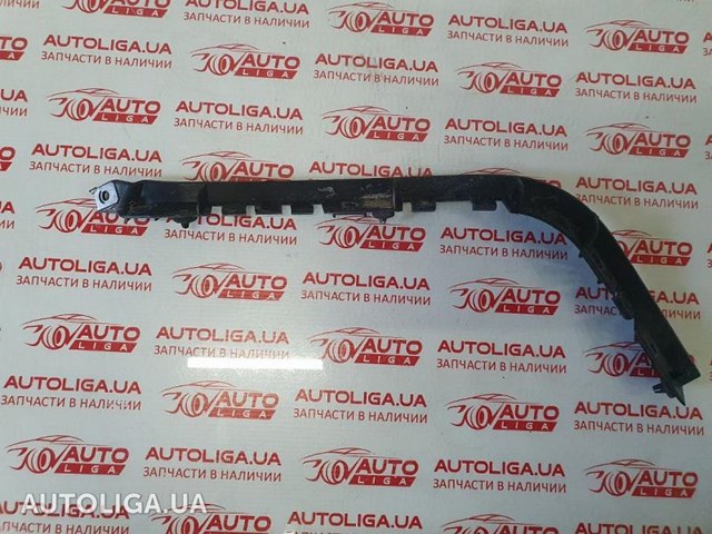 Направляющая заднего бампера, правая LR061274 LAND ROVER