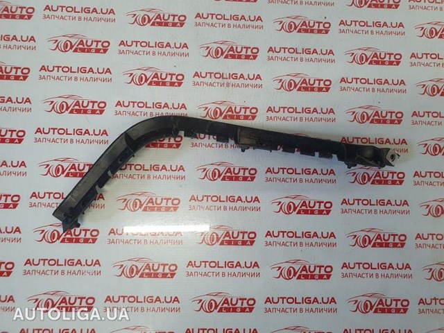 Направляющая заднего бампера, левая LR061275 LAND ROVER