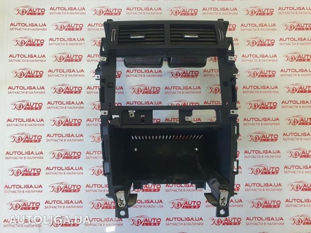 Решетка воздуховода LR072444 LAND ROVER