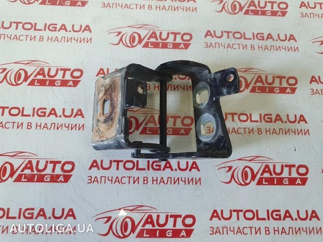 Дверной шарнир задний правый LR073111 LAND ROVER