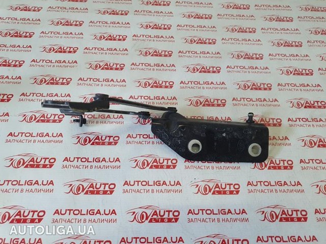 Завеса капота левая LR075406 LAND ROVER