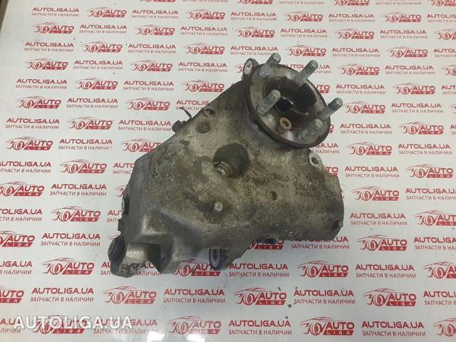 Кулак поворотный левый LR076286 LAND ROVER