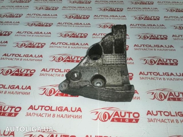 Кронштейн насоса ГУР QVU500340 LAND ROVER