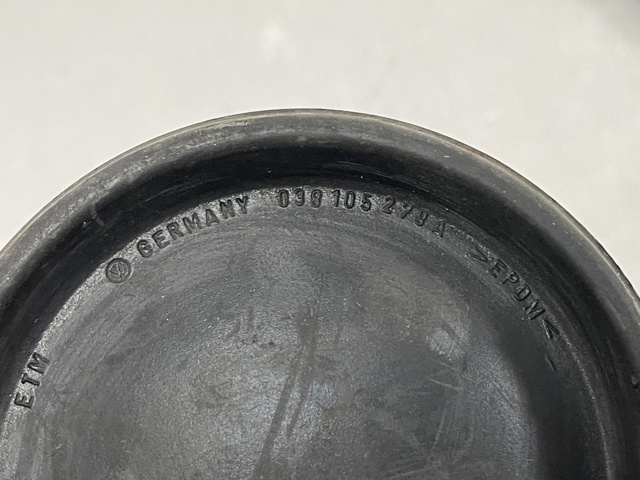 VAG 038105278A Крышка (заглушка) шкива коленвала в наличии Одесса