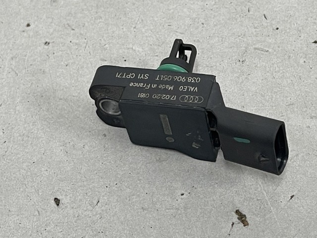 Датчик абсолютного давления в коллекторе 038906051T VAG
