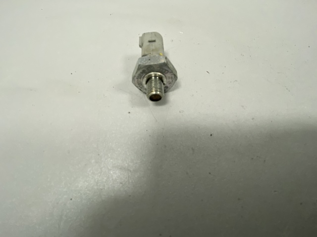 Манометры (указатель давления масла) 038919081P VAG