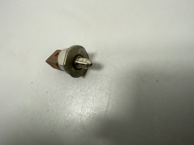 Датчик давления топлива 03C906051C VAG