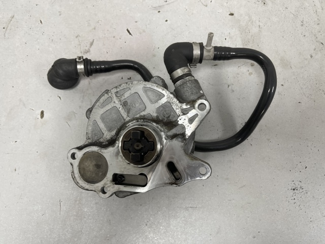 Насос вакуумный 03L145100F VAG