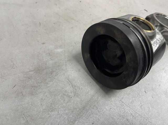 04L107065R VAG Поршень в комплекте на 1 цилиндр, STD купить в Киев