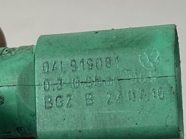 VAG 04L919081 Датчик давления масла в наличии Сумы