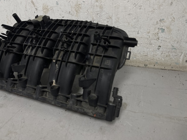 VAG 06L133201AA Впускной коллектор в наличии Тернополь