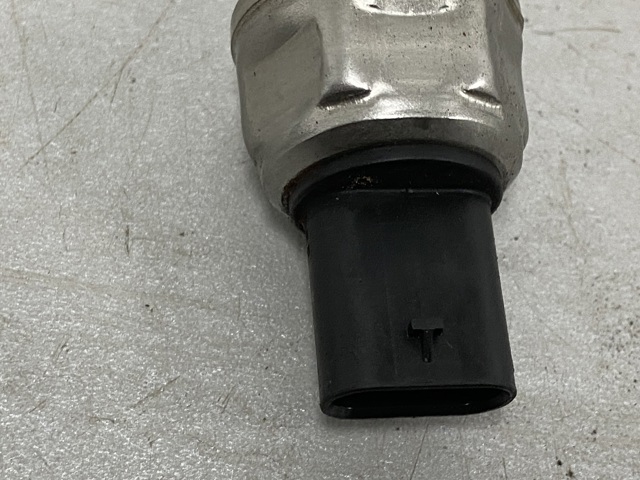 Датчик давления топлива 06L906054C VAG