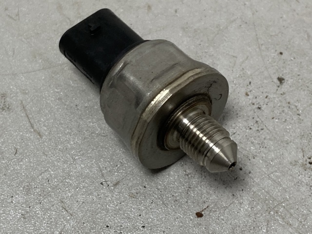 06L906054C Датчик давления топлива купить Ирпень