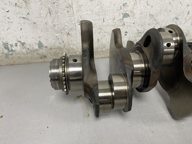 Коленвал двигателя 06M105019AK VAG