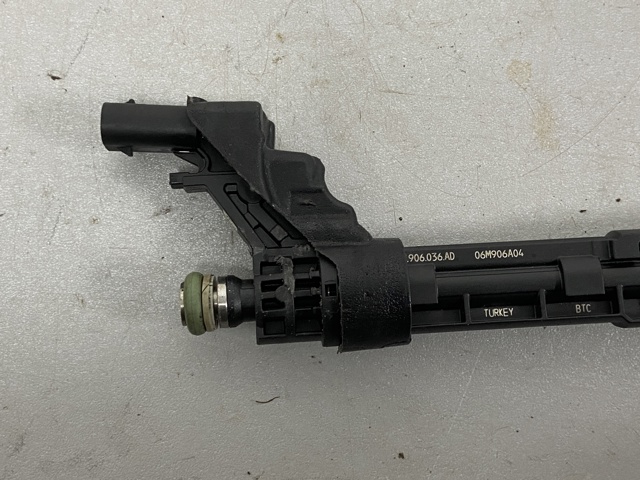 VAG 06M906036AD Топливные форсунки в наличии Ирпень