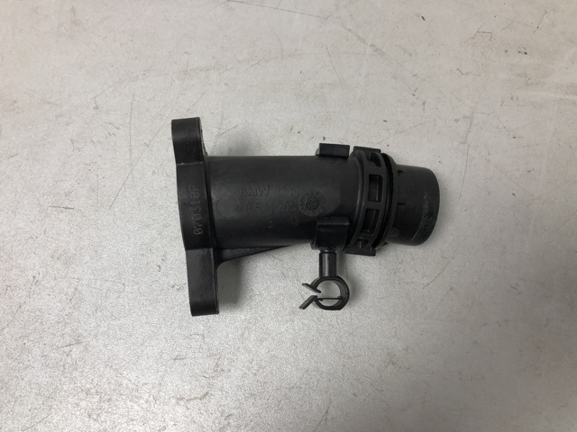 BMW 11118511205 Штуцер блока системы охлаждения в наличии Украина