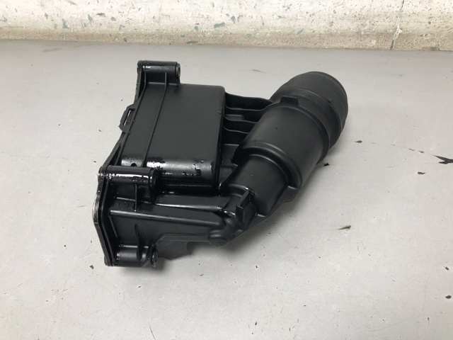  Корпус масляного фильтра 11427800066 BMW