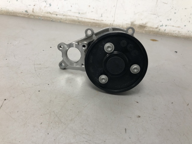 11518482250 Помпа водяная (насос) охлаждения купить Ровно