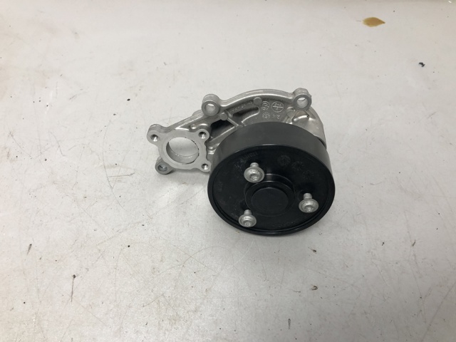 Водяной насос 11518482250 BMW