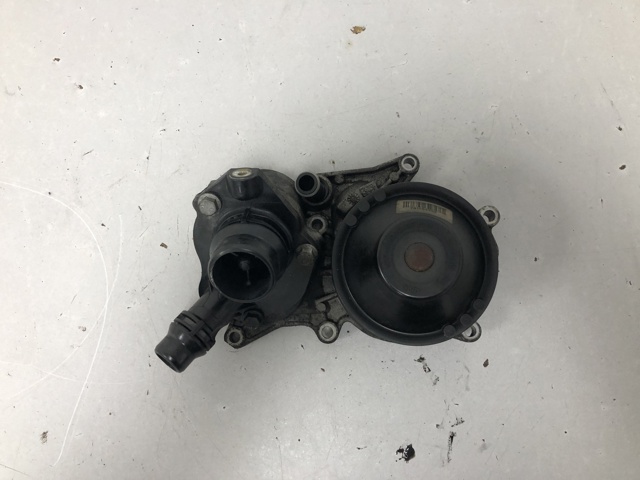 BMW 11518516204 Помпа водяная (насос) охлаждения в наличии Ирпень