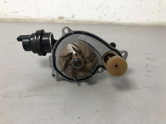 11518582740 BMW Помпа купить в Ужгород