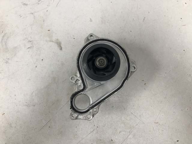 BMW 11518678905 Помпа водяная (насос) охлаждения в наличии Львов