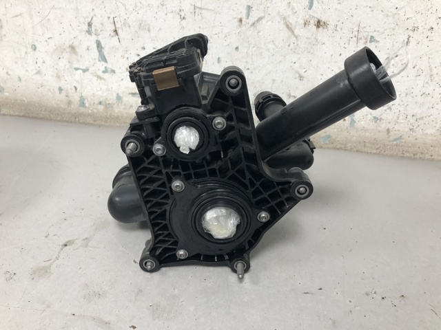 Корпус термостата в сборе 11538642559 BMW