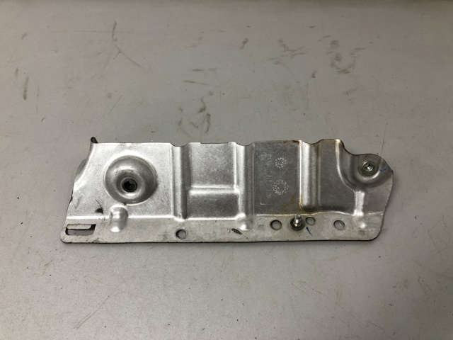 Крышка выпускного коллектора 11658684919 BMW