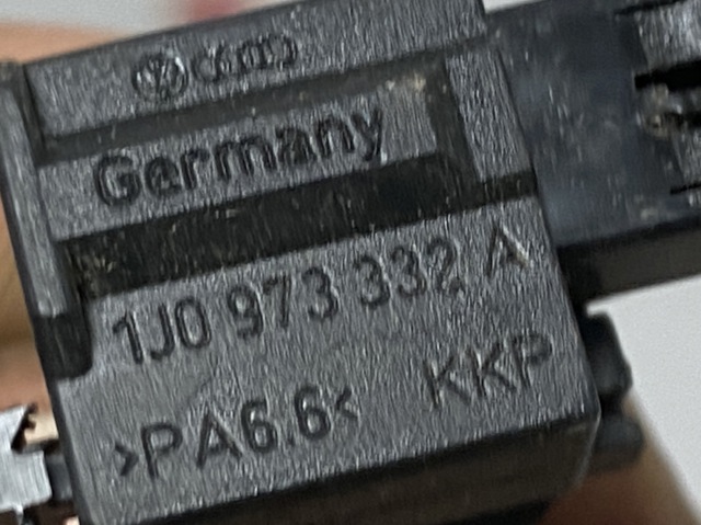 VAG 1J0973332A в наличии Ирпень