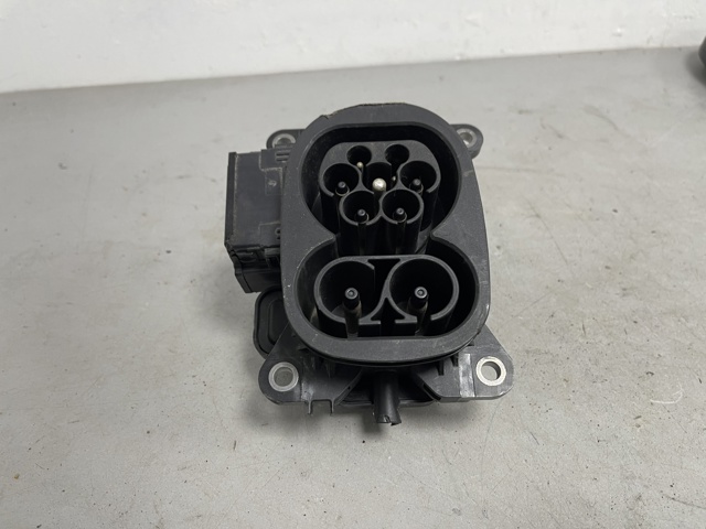 VAG 1N3915563A Порт зарядки в наличии Сумы