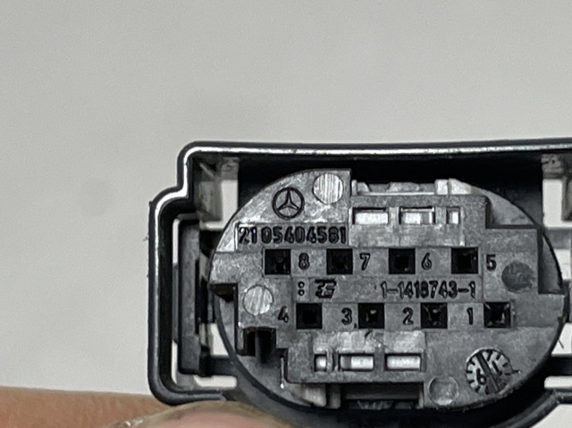 MERCEDES 2105404581 в наличии Полтава
