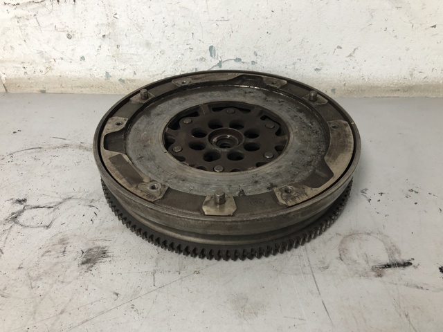 BMW 21207638349 Маховик двигателя в наличии Каменское